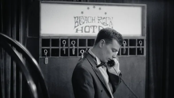 Кадр из короткометражного фильма Beach Rock Hotel