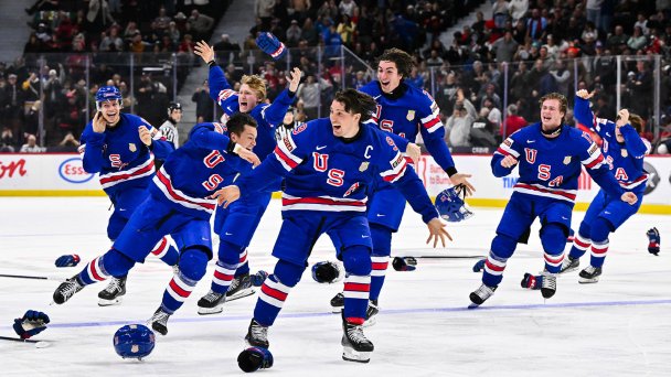 Молодежная сборная США на чемпионате мира по хоккею (Фото Minas Panagiotakis / Getty Images)