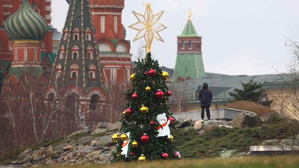 Теплая погода в Москве (Фото Maxim Shipenkov / EPA)