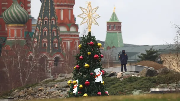 Теплая погода в Москве (Фото Maxim Shipenkov / EPA)