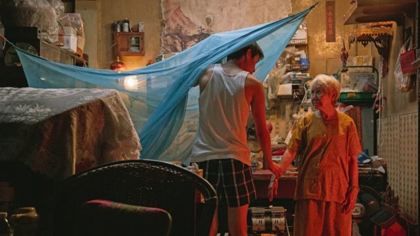 Кадр из фильма «Бабушка на миллион»