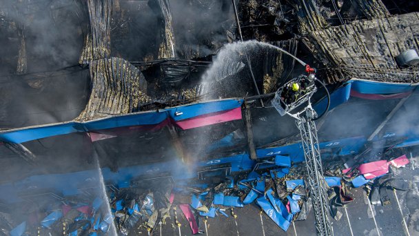 Последствия пожара на складе компании Ozon в Московской области (Фото Сергея Бобылева / ТАСС)