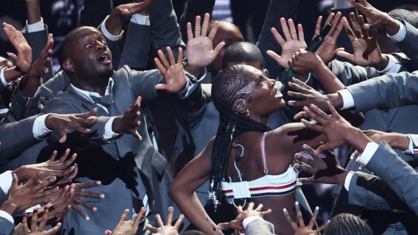 Doechii выступает на 67-й ежегодной церемонии вручения премии «Грэмми» (Фото Mario Anzuoni / Reuters)