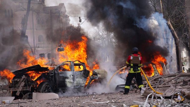 Сумы, Украина (Фото Ukrainian State Emergency Service / Handout / Anadolu via Getty Images)