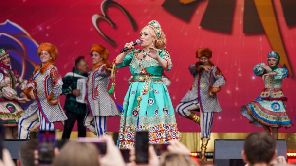 Надежда Кадышева во время Всероссийского фестиваля русского гостеприимства «Самоварфест» (Фото Александра Авилова / АГН «Москва»)