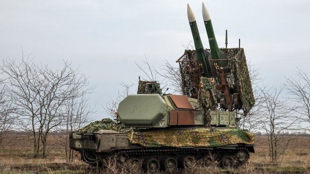 Дежурство расчета ЗРК "Бук" подразделения ПВО (Фото Алексея Коновалова / ТАСС)