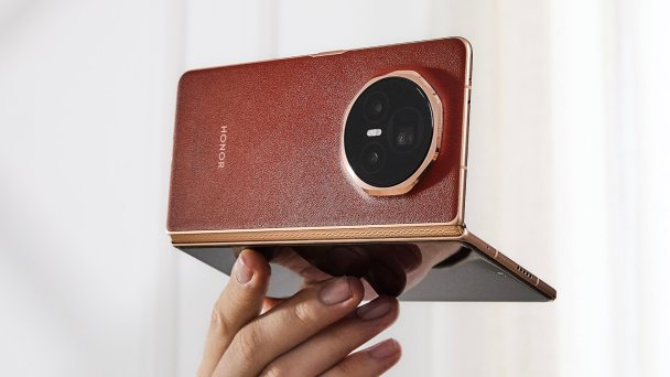 Телефон Honor Magic V3 (Фото Vodafon)