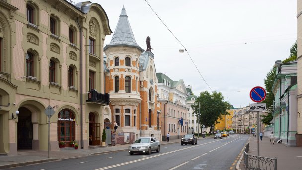 Улица Остоженка в Москве (Фото Михаила Грушина / ТАСС)