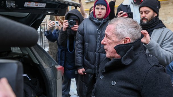 Михаил Ефремов покинул 9 апреля территорию исправительной колонии № 4 (Фото Сергея Булкина / ТАСС)