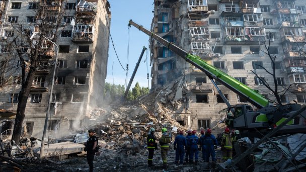 Многоэтажка в Киеве (Фото Danylo Antoniuk / Anadolu via Getty Images)
