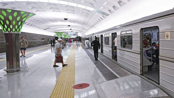 Казань лидирует за счет наличия скоростных маршрутов разных видов транспорта — метро (на фото), трамвая, автобуса и троллейбуса (Фото Максима Богодвида / РИА Новости)