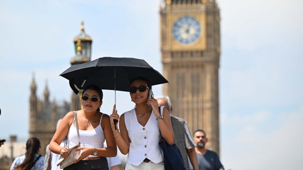 Аномальная жара в Лондоне (Фото Rasid Necati Aslim / Anadolu via Getty Images)