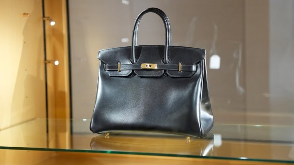 Оригинальная сумка Hermès Birkin (Фото Edward Berthelot / Getty Images)