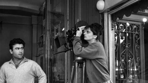 Аньес Варда на съtмках фильма «Клео от 5 до 7», 1961 год (Фото Roger Viollet / Getty Images)