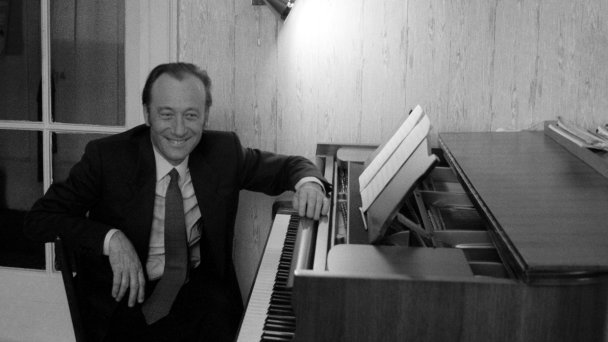 Композитор Родион Щедрин в домашней обстановке (Фото Валентина Кузьмина и Николая Малышева / ТАСС)