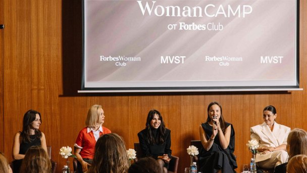 Спикеры дискуссии о поиске work-life balance и сочетании карьеры и материнства (Фото Александра Деркача)