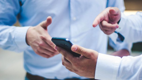 Фото Luis Villasmil / Unsplash