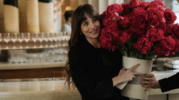 Кадр из фильма «Материалистка»