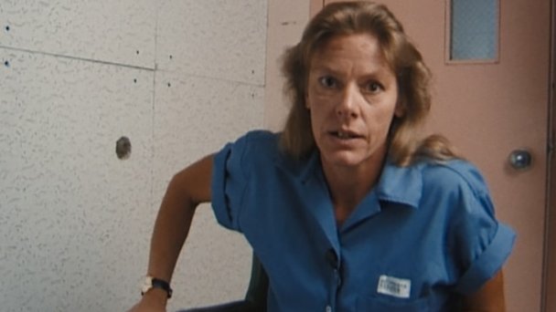 Кадр из фильма «Эйлин: Королева серийных убийц»