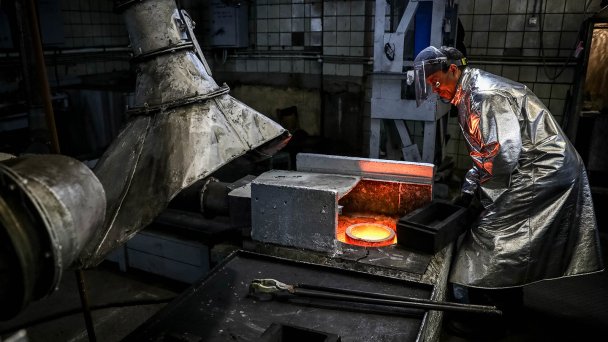 Завод вторичных драгоценных металлов золотодобывающего предприятия АО «Южуралзолото Группа компаний» (Фото Станислава Красильникова / ТАСС)