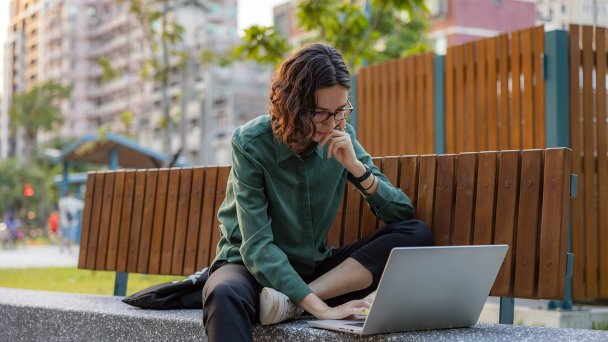 Resume Genius / Unsplash