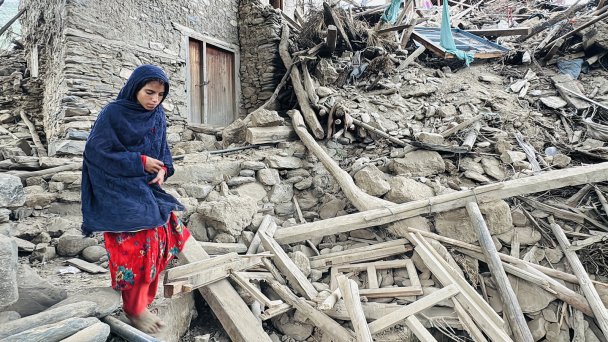 Последствия землетрясения в Афганистане (Фото Hamid Sabawoon / EPA)