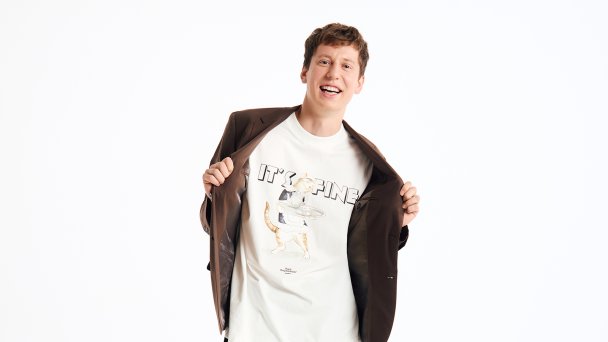 Роман Маресов (Фото Антона Новосельцева / Пиджак Lime; брюки Ann Demeulemeester (ЦУМ); футболка Red September; лоферы Doucal’s)