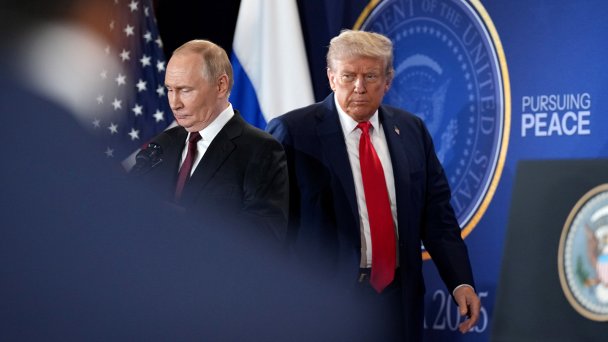 Владимир Путин и Дональд Трамп во время встречи на Аляске (Фото Andrew Harnik / Getty Images)