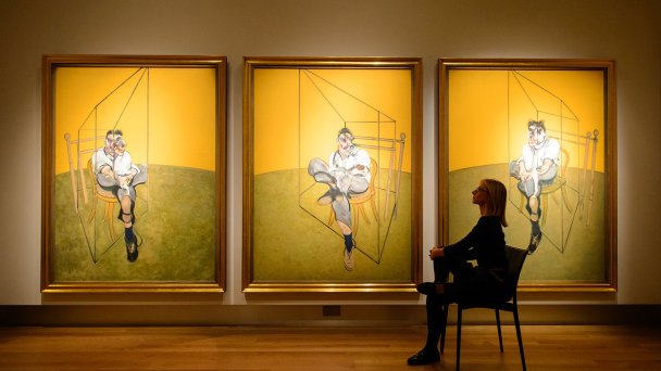 Полотно Фрэнсиса Бэкона «Три наброска к портрету Люсьена Фрейда» (Фото Dominic Lipinski / PA Images via Getty Images)