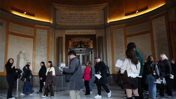 Музей вновь открылся для публики впервые после ограбления (Gonzalo Fuentes / Reuters)