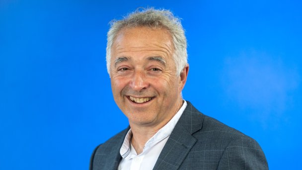 Первым председателем жюри станет Фрэнк Коттрелл-Бойс — детский писатель и лауреат Букеровской премии (Фото Roberto Ricciuti / Getty Images)