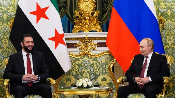 Владимир Путин и Ахмед аш-Шараа во время встречи в Кремле (Фото AP / TASS)