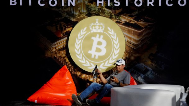 Фото Jose Cabezas / Reuters