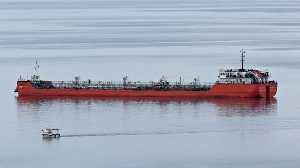 Танкер Midvolga2 (Фото Veysel Altun / Anadolu)