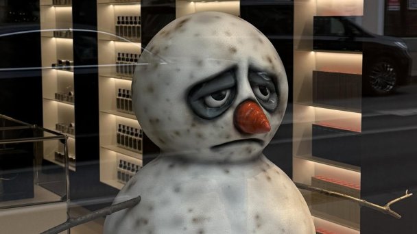 Снеговик в витрине Predubezhdai (Фото DR)