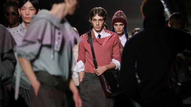 Dries Van Noten сезона осень-зима 2026–2027 на показе мужской Недели моды в Париже (Фото Stephanie Lecocq / Reuters)