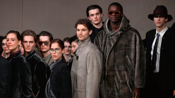Коллекция Giorgio Armani в рамках мужской Недели моды в Милане (Фото Daniel Dal Zennaro / EPA / TASS)