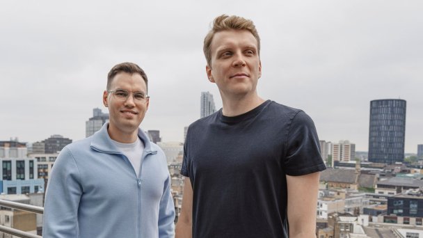 Артур Романов (слева) и Тимофей Черкасов. (Фото Сергея Новикова для Forbes)