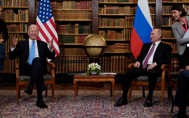 Встреча Владимира Путина и Джо Байдена в июне 2021 года. Фото Patrick Semansky / AP/TASS