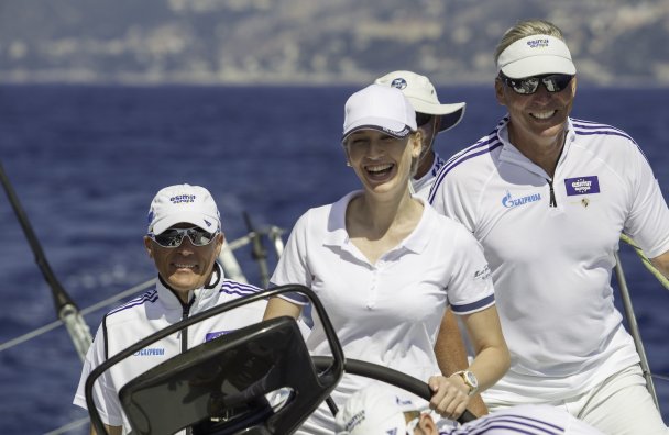 Екатерина Скудина и ее команда во время регаты (Фото из личного архива)