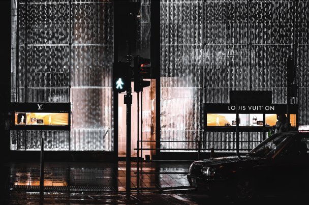 Магазин Louis Vuitton в Гонконге. Фото Unsplash