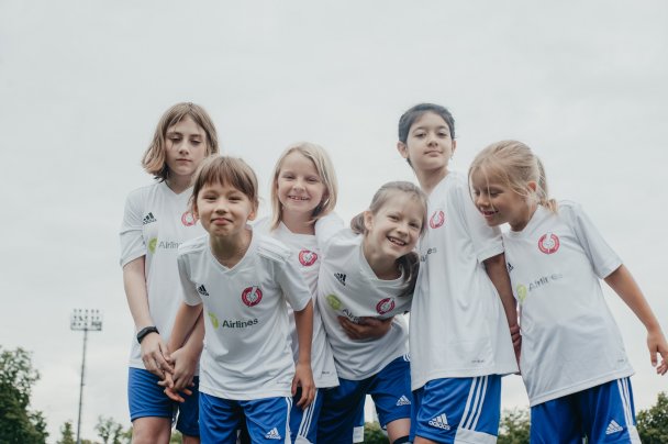 GirlPower и S7 откроют в Новосибирске бесплатную футбольную школу для девочек