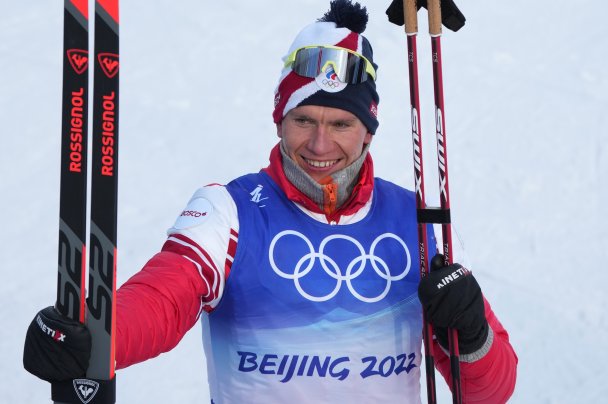 Александр Большунов на Играх в Пекине выиграл пять медалей (фото ТАСС/EPA)