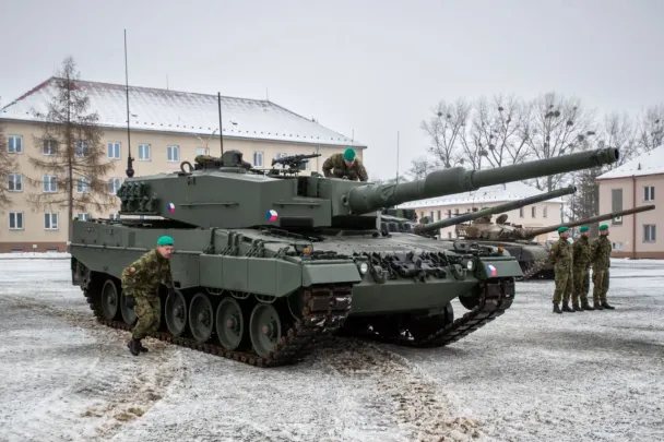 Танк Leopard 2A4. Чехия (Фото VLADIMIR PRYCEK / EPA)