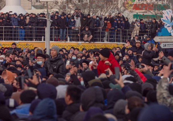 Акция протеста против повышения цен на сжиженный газ в Актау (Фото Иса Тяженбаев/ТАСС)