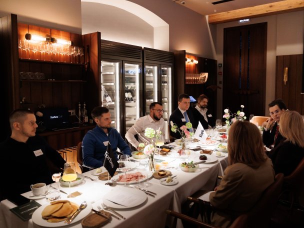 Бизнес-завтрак (Фото Дениса Шабанова)