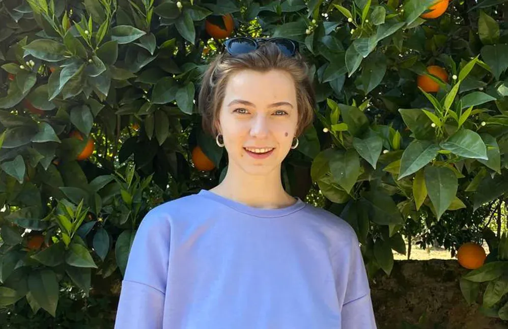 Қыздар душта қалай мастурбация жасайды