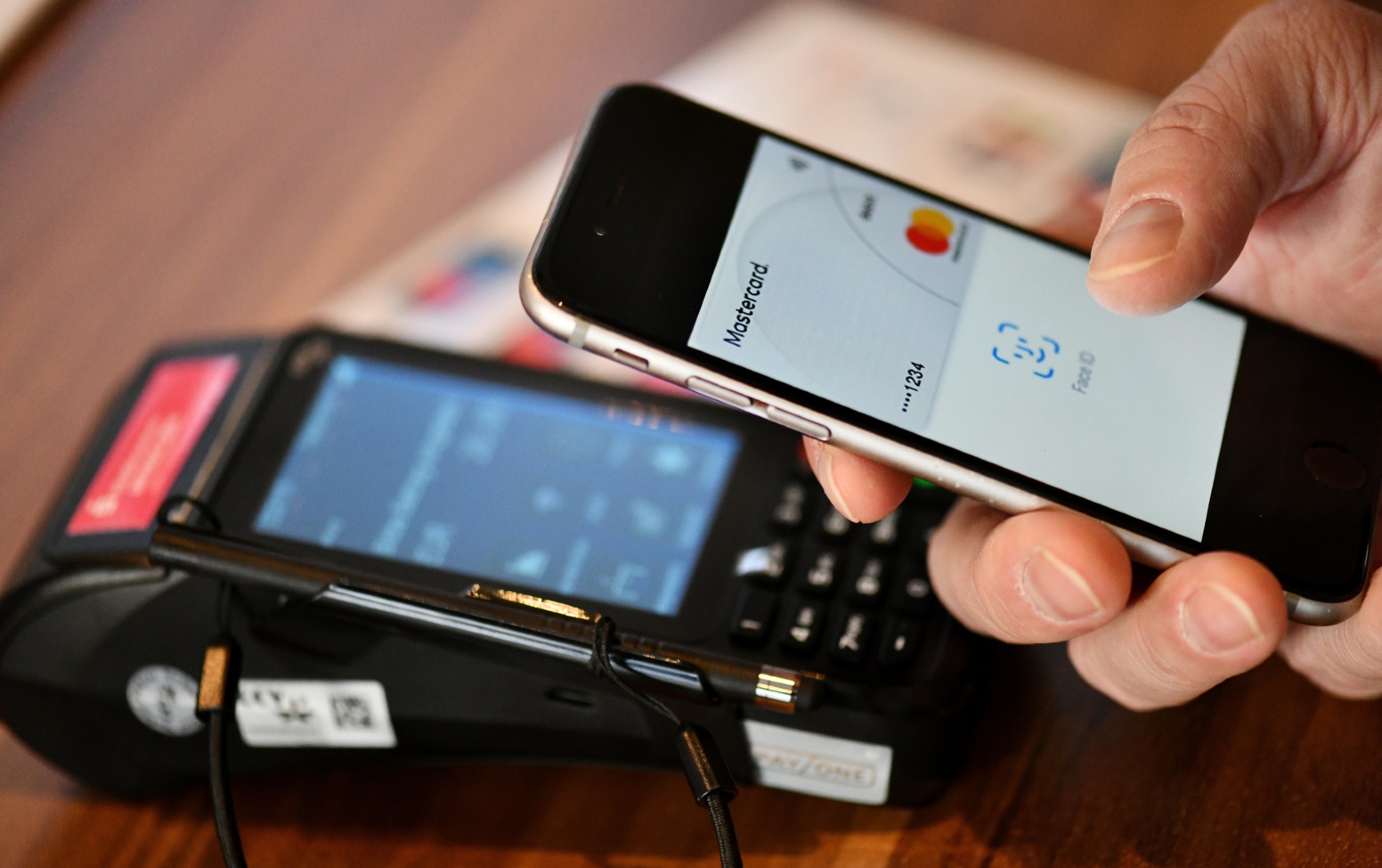 Магазины и сервисы предупредили о возможных сбоях при оплате с Apple Pay и  Google Pay | Forbes.ru