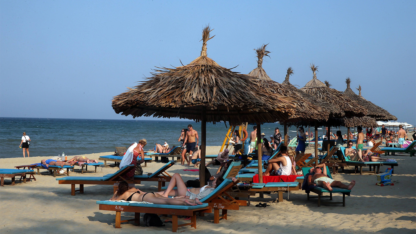 Вьетнам разрешил въезд переболевшим COVID-19 туристам из России