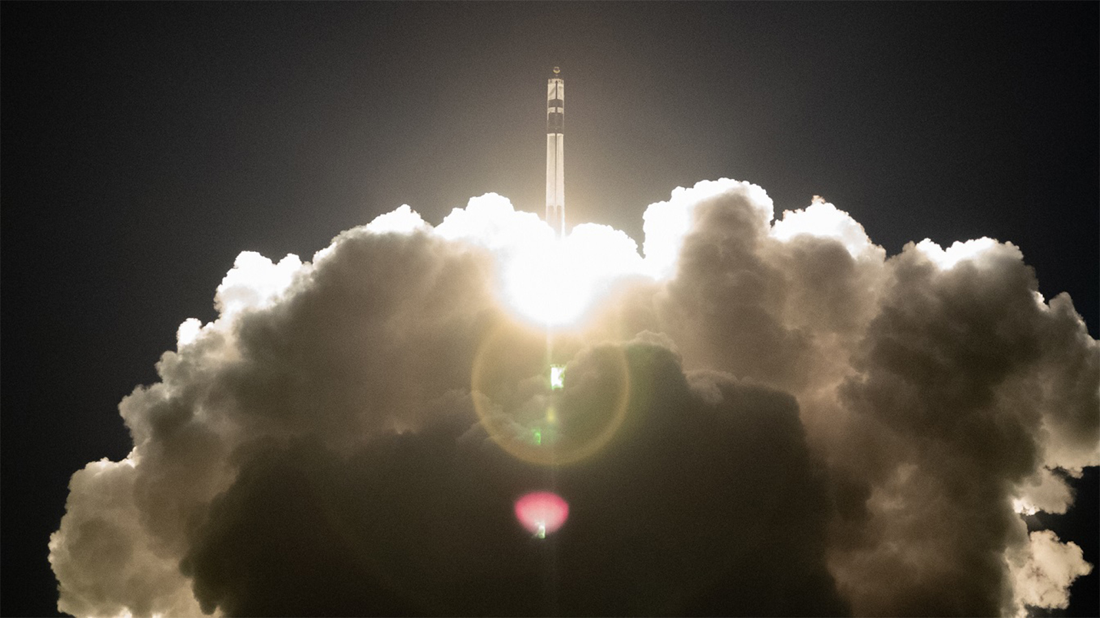 Из космоса на вертолете: что означает новый успех компании Rocket Lab